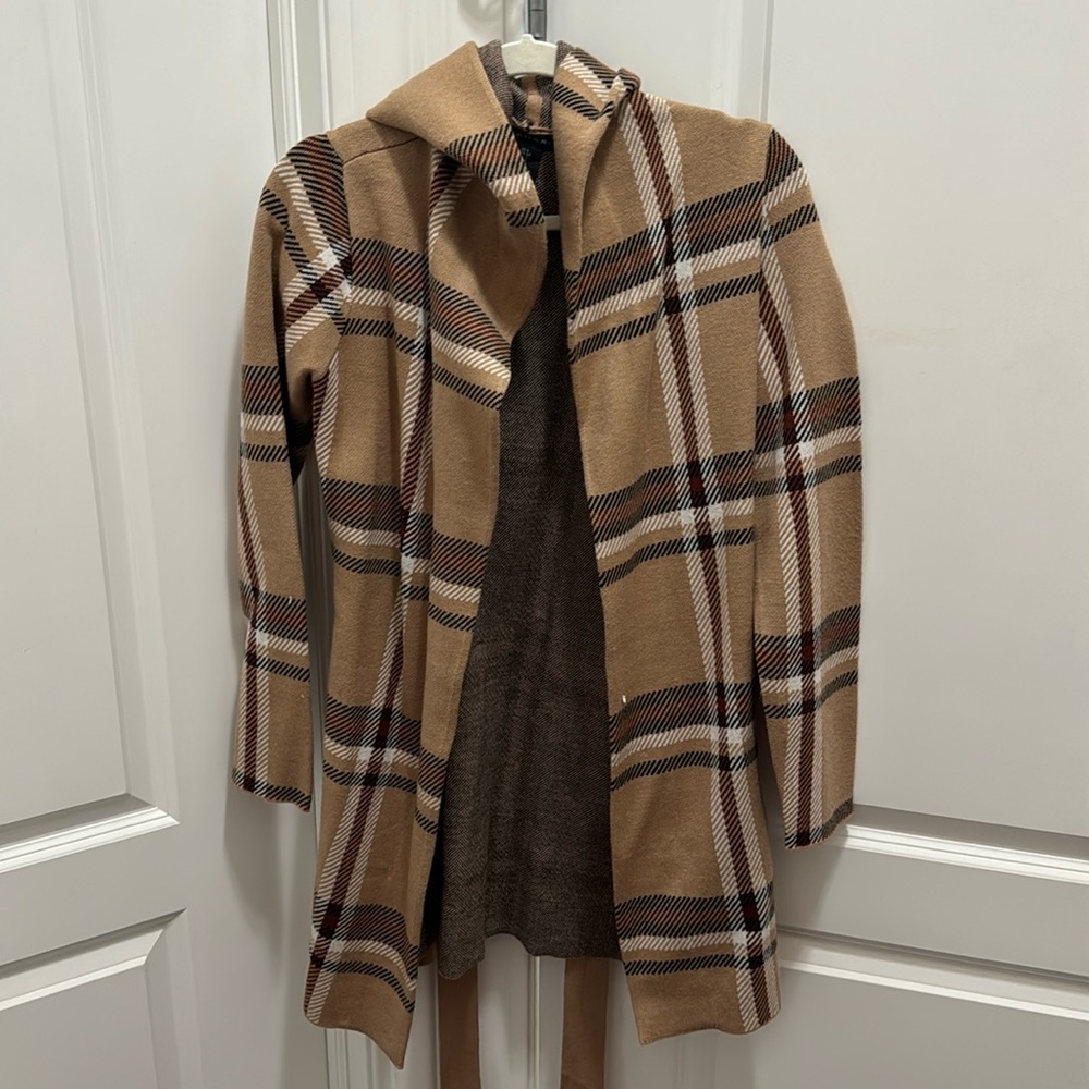 Hooded never worn . Tags still on